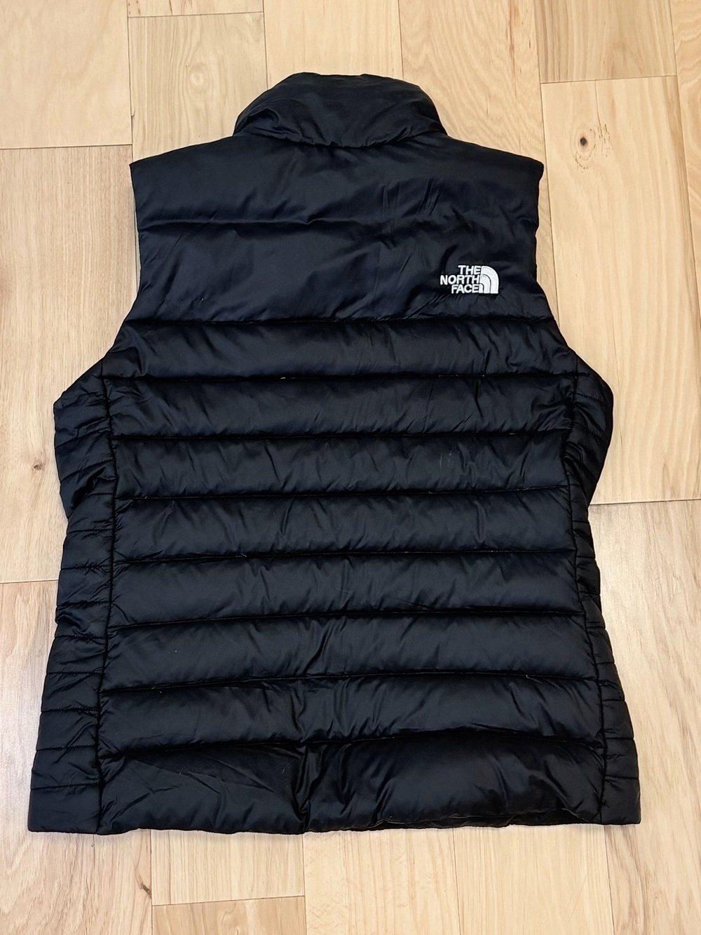North Face Women’s 550 Down Filled Puffer Vest - Picture 2 of 6